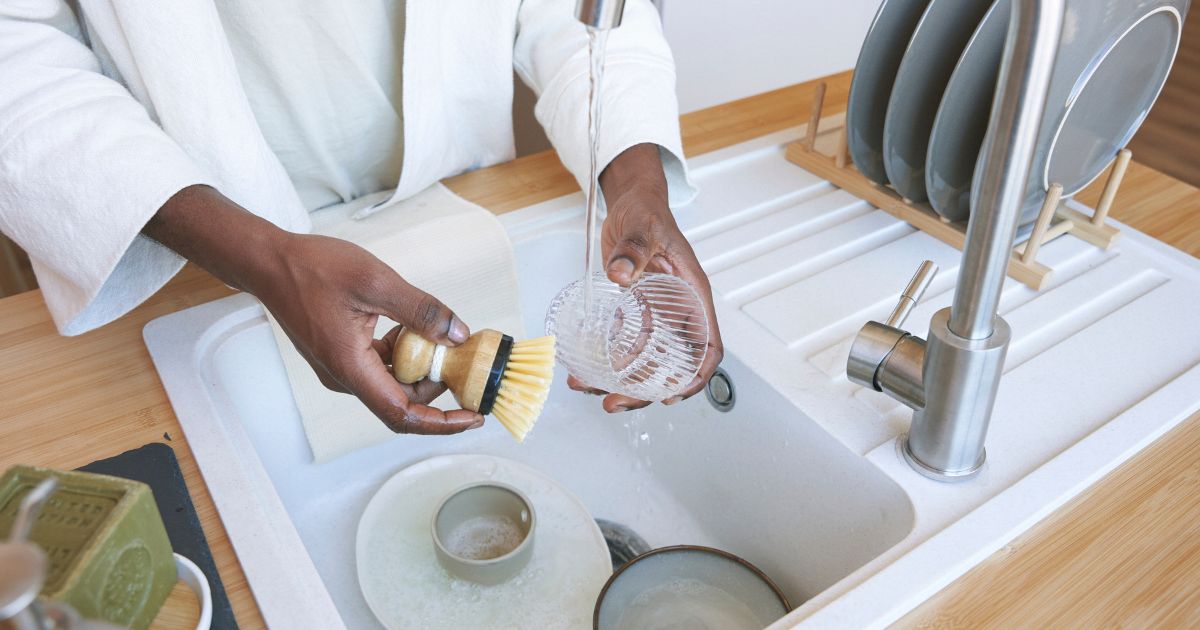 jak-vycistit-granitovy-drez (7)